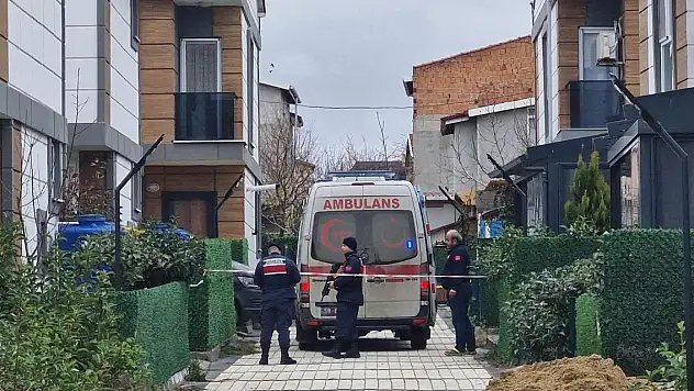 Villada anne ve kızı ölü, baba ise ağır yaralı bulundu