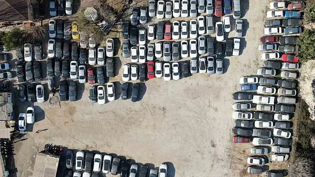 Yediemin otoparklarında yıllardır bekliyor... Milli servet çürümeye terk edildi
