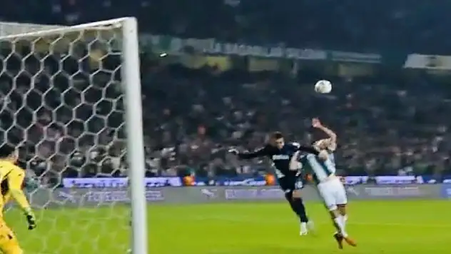 Konya Milletvekili Özer'den hakem tepkisi