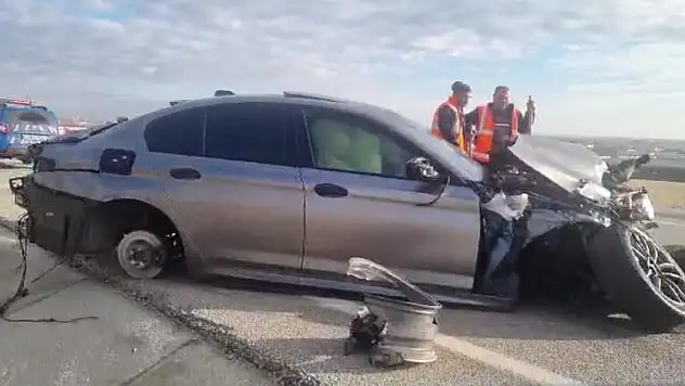 Konya'da otomobil yoldan çıktı!