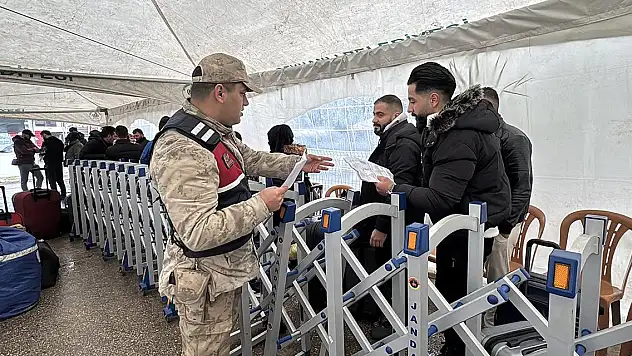 Suriyelilerin ülkelerine dönüşü sürüyor