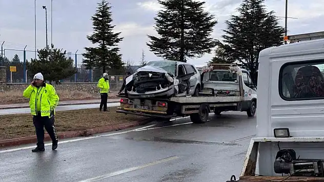 Konya'da Otogar Kavşağı yakınlarında trafik kazası: 1 yaralı
