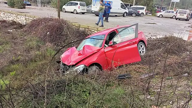 Hafriyat kamyonu, iki otomobile çarptı 1 ölü