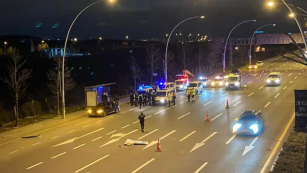 Ankara'da seyir halindeki araçtan atlayan genç kız hayatını kaybetti