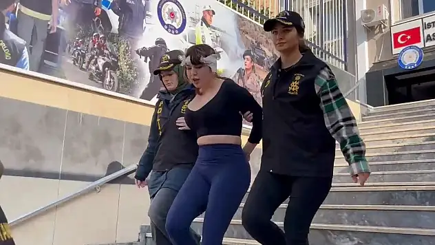 Sosyal medyadan müstehcen yayın yapan kadın tutuklandı