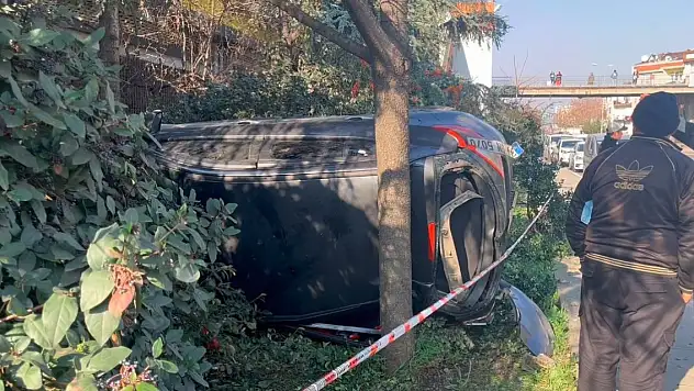 Makas atarken çarptığı araç takla attı: 6 yaralı