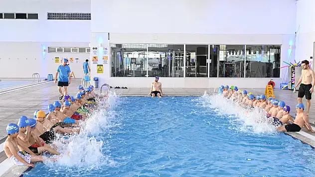 Konya'da ücretsiz yüzme kursları başlıyor