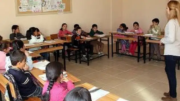 Öğretmenler okullar açılana kadar idari izinli sayılacak