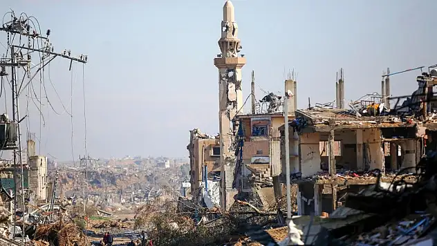 Katil İsrail Gazze'de ateşkesi ihlal etti, Filistinli bir genci öldürdü