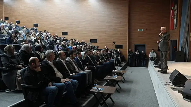 Konya Büyükşehir Şehir Konferansları sürüyor