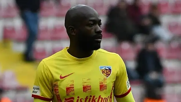 Takım arkadaşına tokat atmıştı! Kadro dışı bırakıldı