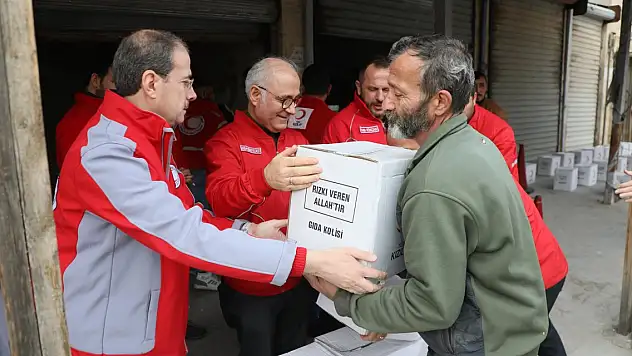 Türk Kızılay Halep'te mağaza açtı