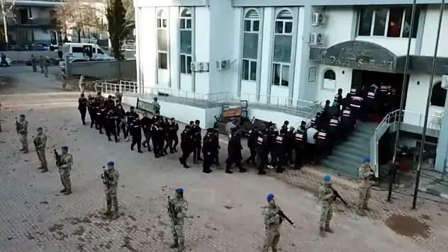 9 ilde 'Hücre' operasyonları... 50 şüpheli tutuklandı