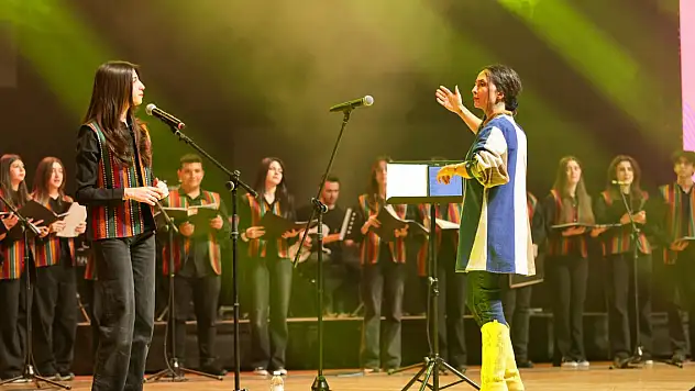 Konyalılar Erkin Koray şarkılarıyla unutulmaz bir gece yaşadı