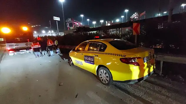 Kocaeli TEM'de bariyere çarpan cip devrildi 1 ölü 1 yaralı