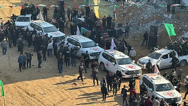 Gazze'de esir takasının üçüncü tur... Kızılhaça teslim edildi