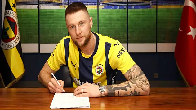 Fenerbahçe yeni transferini resmen açıkladı