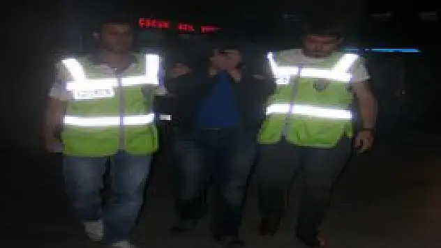 57 bin lira çaldıkları iddiasıyla gözaltına alındılar