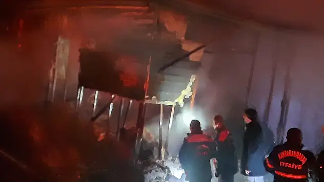 2 katlı prefabrik evde yangın 1 ölü, 4 kişi dumandan etkilendi