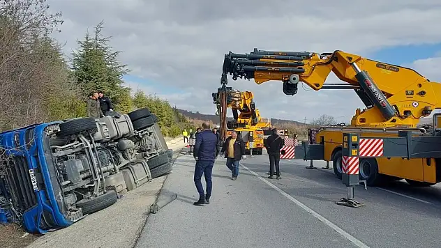 Eskişehir'de akaryakıt yüklü tır kaza yaptı: 1 ölü