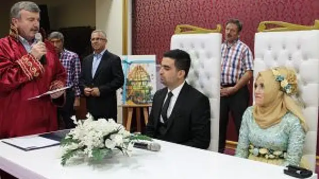 Eski İl Milli Eğitim Müdürü Halil Şahin oğlunu evlendirdi