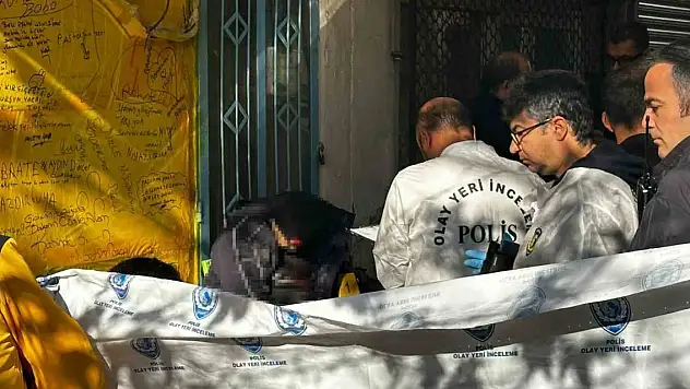 Sandalyede oturur halde ölü bulundu