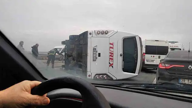 İşçi servisi devrildi: 5 yaralı