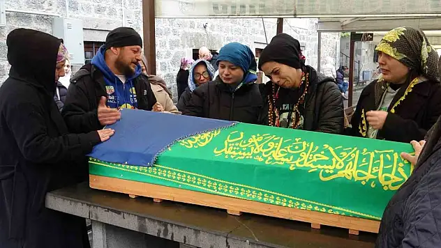 5 Yaşındaki Asya kansere yenik düştü