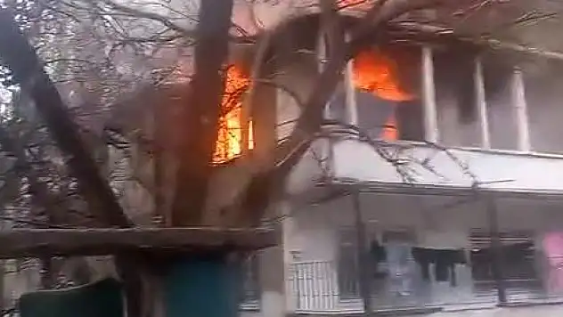 Korkutan yangın! Mahsur kalanlar var