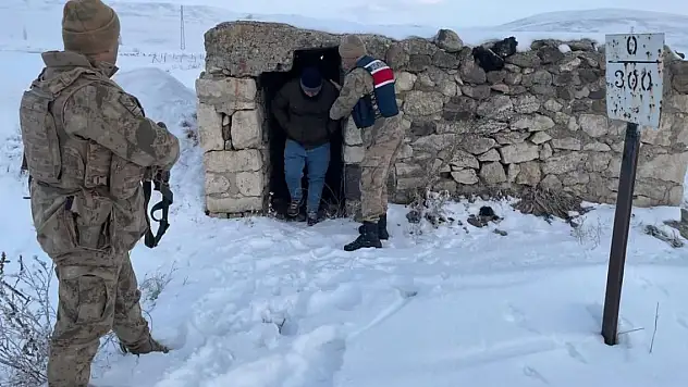 Yurda kaçak yollarla girmek isteyen 82 göçmen yakalandı