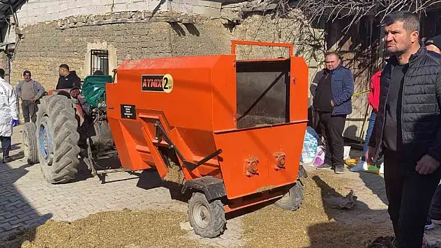 Bir anlık dalgınlık... Yem karma makinesi can aldı