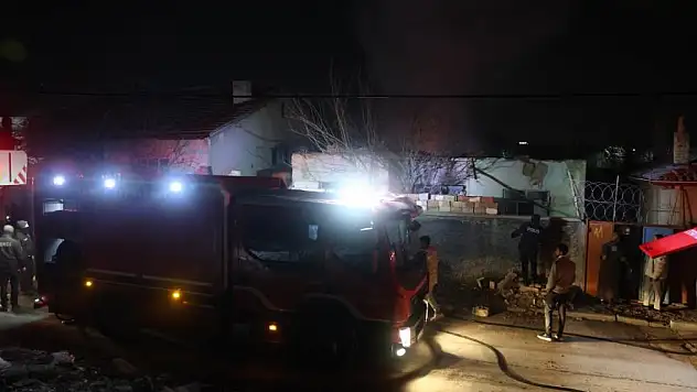 Konya'da kerpiç evde yangın!