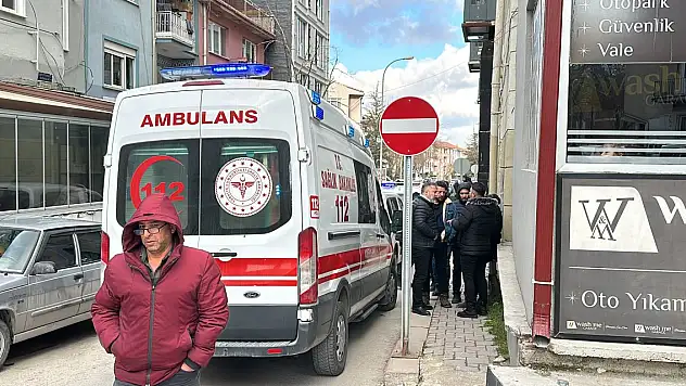 Şizofreni hastası koca, ayrı yaşadığı eşini tornavidayla 18 yerinden yaraladı
