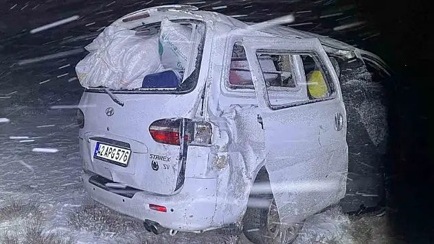 Konya'da kar ve buzlama kazaya neden oldu: 4 yaralı