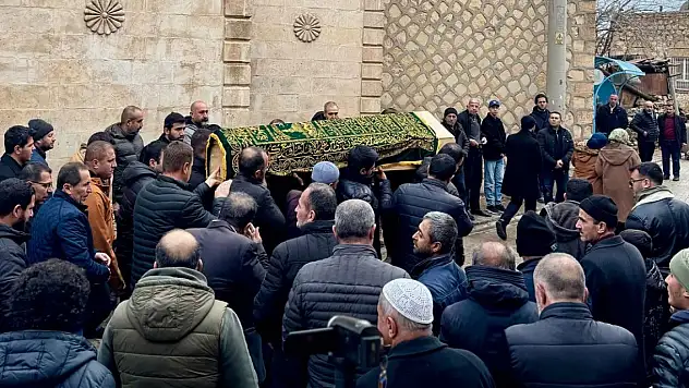 Otobüs kazasında hayatını kaybeden üniversiteli 4 gence acı veda