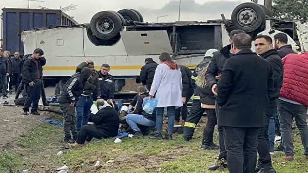 İşçi servisi takla attı! Çok sayıda yaralı