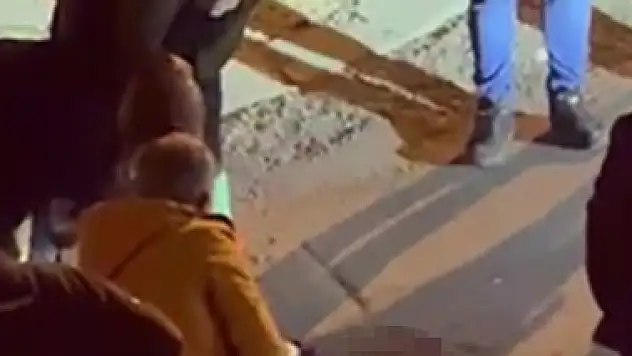 Sokak ortasında eski eşini bıçakladı