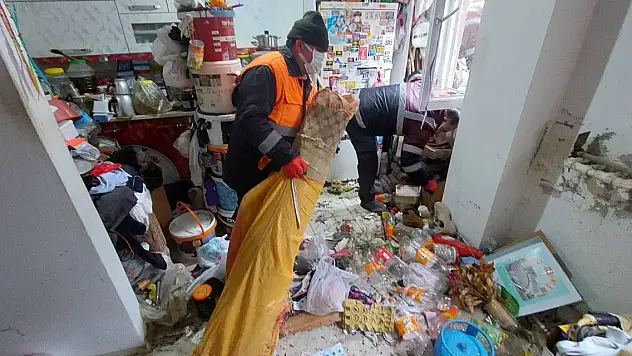 Eden 10 kamyonet çöp çıktı!