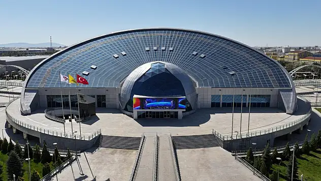 Konya'da bilim meraklılarına sürpriz hediyeler