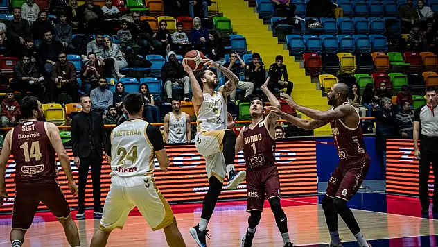 Kıyasıya mücadelede kazanan Konya Büyükşehir Belediyespor