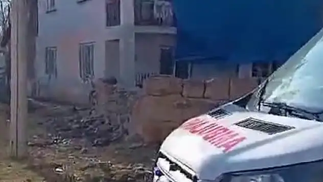 Elazığ'da baca yangınına müdahale eden itfaiye eri çatıdan düştü