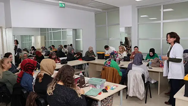 Konya'da öğreten ve meslek edindiren kursların eğitimi başladı