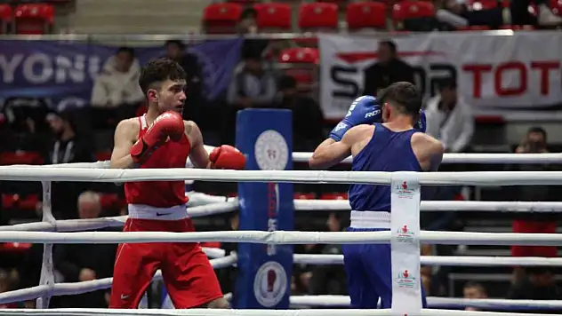 100. Yıl Büyük Erkekler Türkiye Ferdi Boks Şampiyonası Konya'da başladı