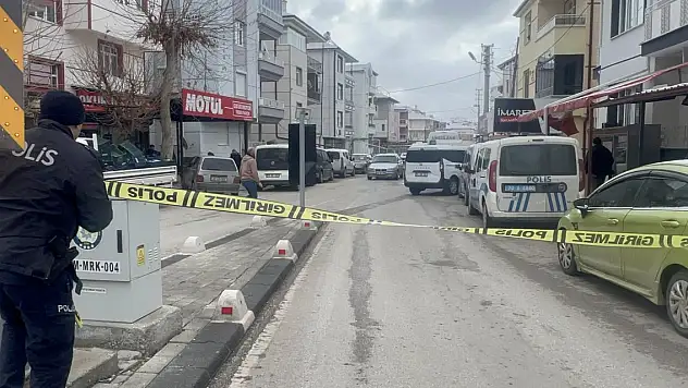 Kahvehanede, çay ocağının başında ölü bulundu