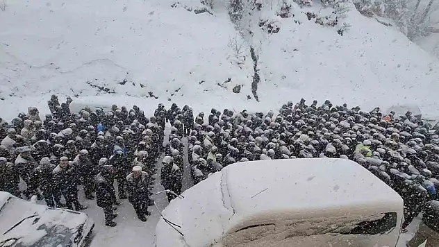 Trafik kazasında hayatını kaybeden genç toprağa verildi