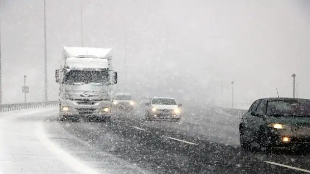 Bakanlık duyurdu: Ağır taşıtlara trafiğe çıkış yasağı