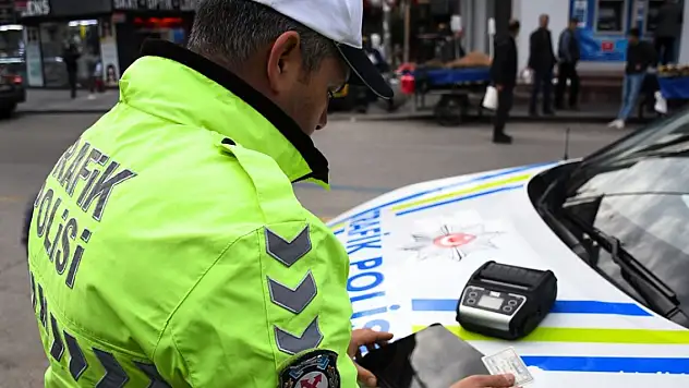 Son Dakika! Hız ihlali ile ilgili toplam 848 bin 766 adet işlem yapıldı