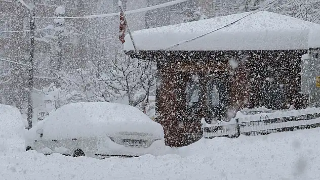 200 köy yolu ulaşıma kapandı