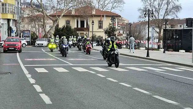 Motosikletlilerden 'katil bariyer' eylemi