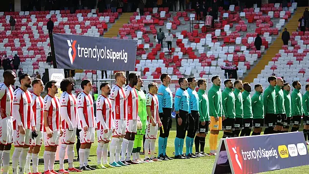 Konyaspor yerini kaybetmedi!